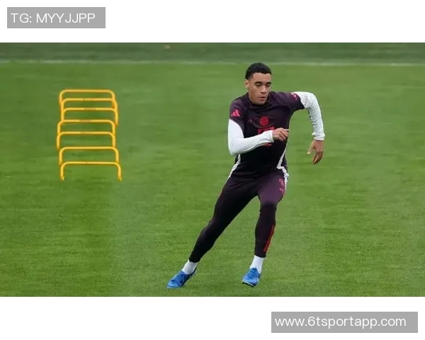 拜仁发布穆西亚拉康复训练照片展现积极恢复状态