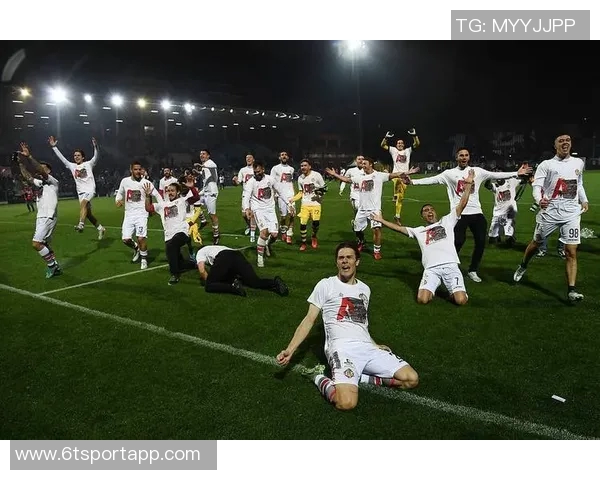 西甲领头羊皇马迎战同城对手巴列卡诺全力争胜考验来临 西甲领头羊皇马迎战同城对手巴列卡诺全力争胜考验来临