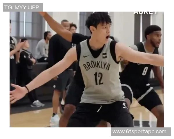 曾凡博防守失误贾里德巴特勒轻松突破上篮得分