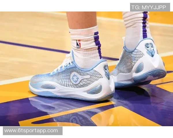 里夫斯绝杀球场宣传新款AR3日落配色球鞋将于11月1日正式上市 里夫斯绝杀球场宣传新款AR3日落配色球鞋将于11月1日正式上市